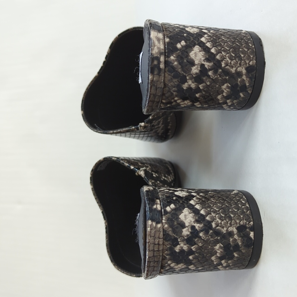 Steve Madden Snake Skin Print Block Heel Mule Slides 8.0 Black Gray - Picture 11 of 16